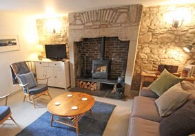 10 The Wynding, self-catering cottage in Bamburgh  Village, Northumberland, UK